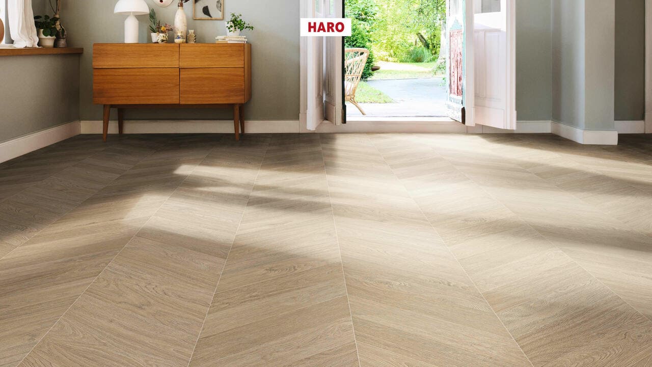Ламинат Haro Tritty 200 Aqua Chevron 4VM Дуб Белый Шеврон — фото 3 Ламинат Haro Tritty 200 Aqua Chevron 4VM Дуб Белый Шеврон — фото 3